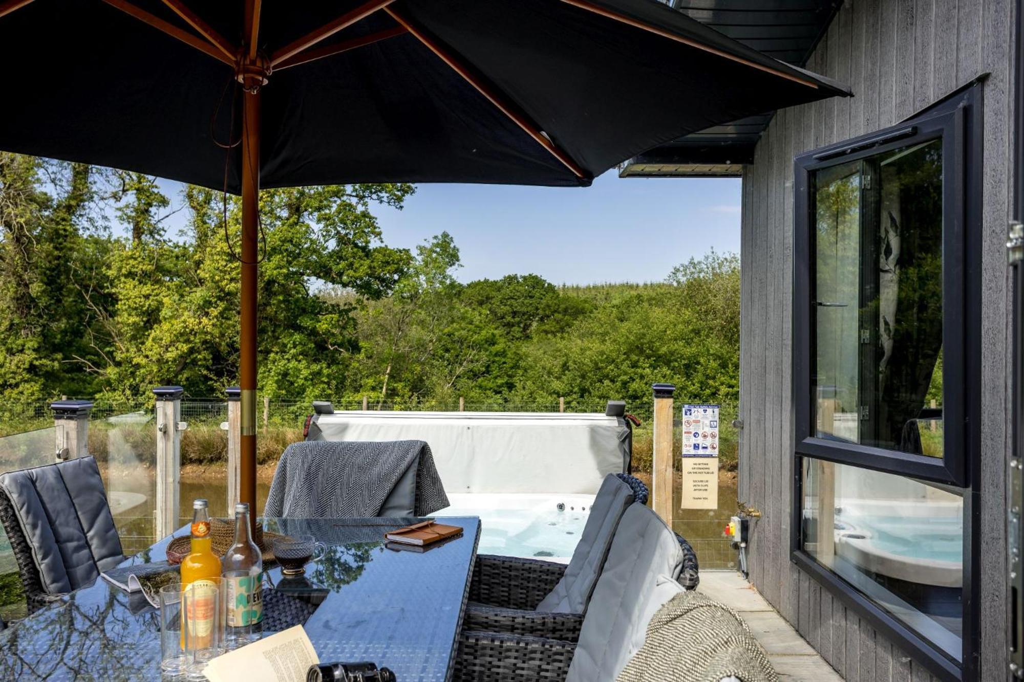Lilac Lodge, 22 Roadford Lake Lodges Lifton Exterior foto